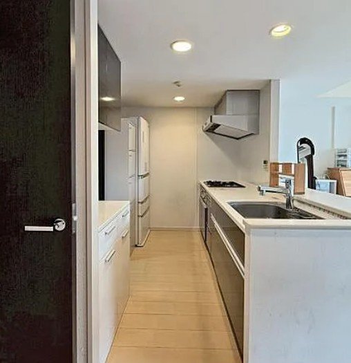 【中古マンション】サンデュエル川越マークスクエアのキッチン|余裕あるキッチンスペース♪