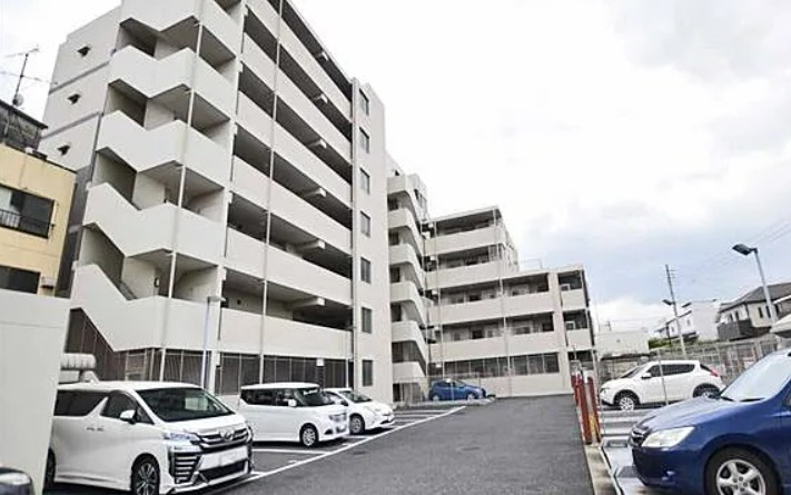 【中古マンション】サンデュエル川越マークスクエアの駐車場|駐車場に車を止められます