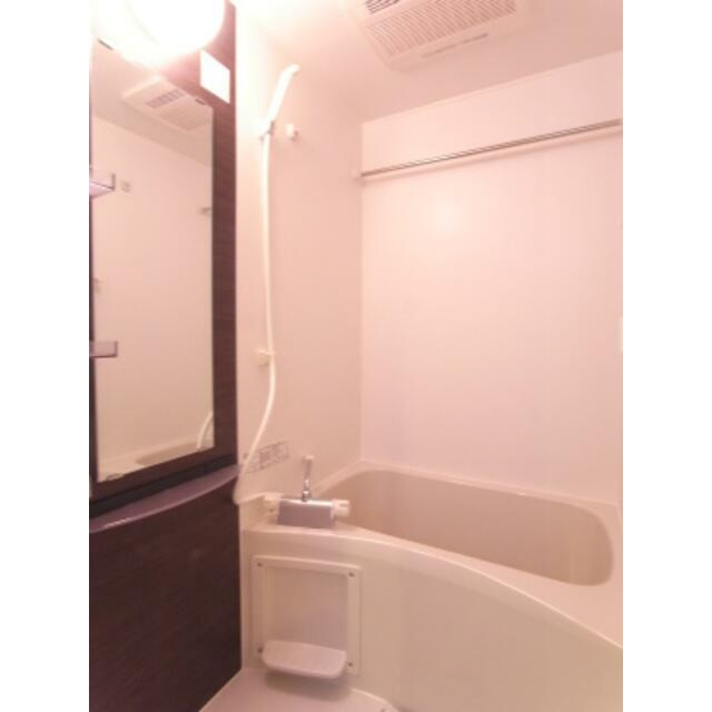 小金井市東町３丁目のアパートの浴室
