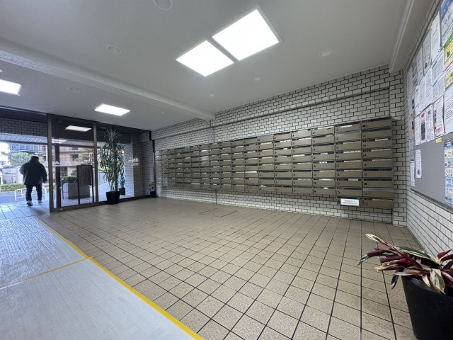 ハイラーク木場のエントランス|清掃の行き届いたエントランスです♪