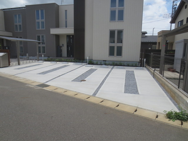 クレアーレ Ａ棟の駐車場|★敷地内駐車場★