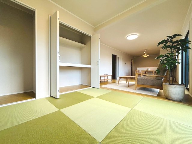 ダイマルタウン　羽島市竹鼻町狐穴矢熊第３　全８区画分譲の和室|一室あると便利な和室は、ご来客時はもちろん、お子様のお昼寝や遊び場、寝室としてもご利用いただけます。