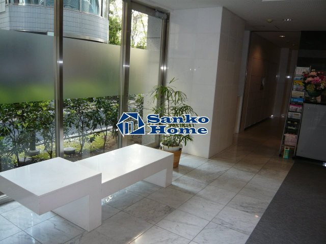 グランド・ガーラ銀座のロビー