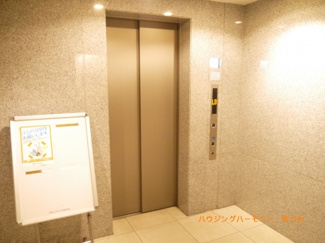 【その他共用部分】 | エレベーター完備のため荷物が多くなっても安心。