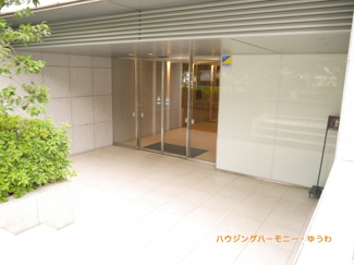 【その他共用部分】 | 大理石の重厚感あふれるエントランス。