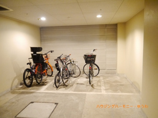 【その他共用部分】 | 建物内に、便利な駐輪場があります。