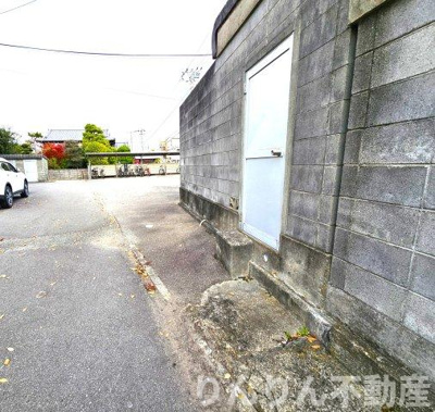 【駐車場】 | 第2三宅ビル | カースペースがあります