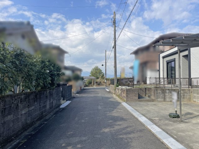【前面道路含む現地写真】 | 四日市市あがたが丘１丁目 | 前面道路