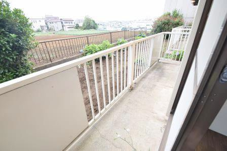 ネオハイツ伊藤のバルコニー|南向きのベランダ