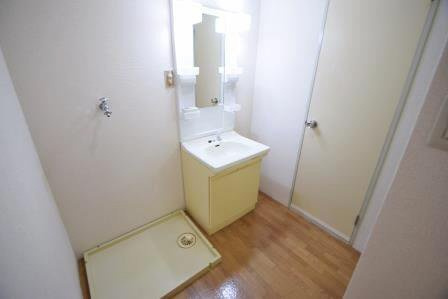 ネオハイツ伊藤の洗面所|独立洗面台あります