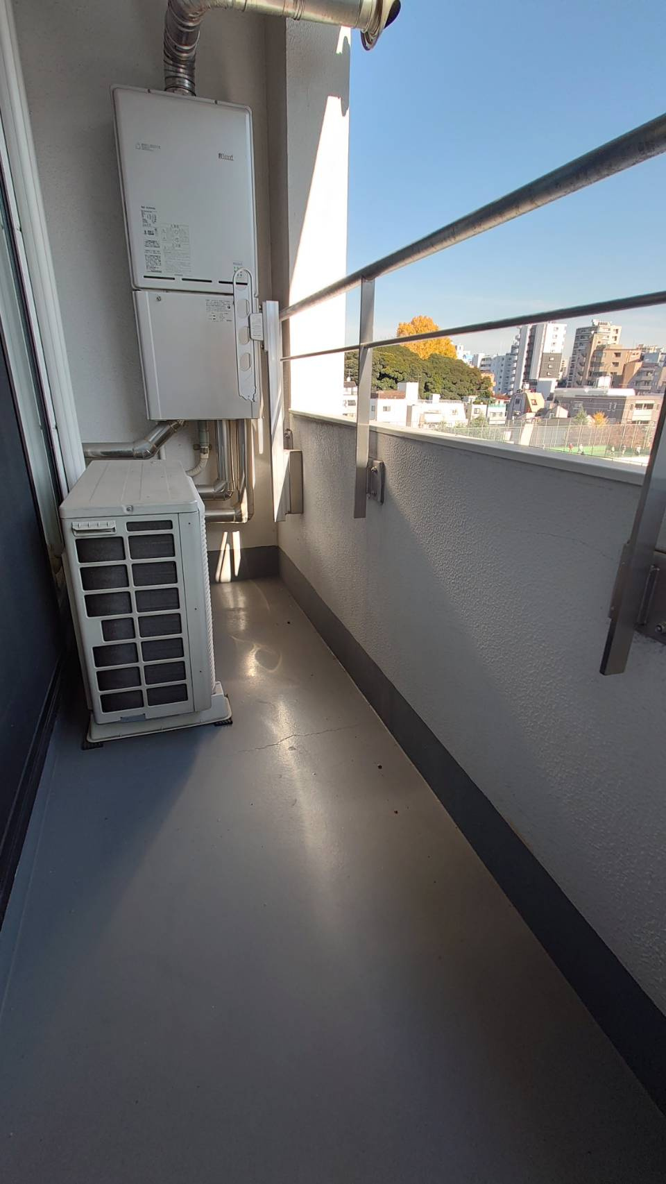 【バルコニー】