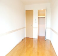 ロイヤルパークス若葉台の寝室