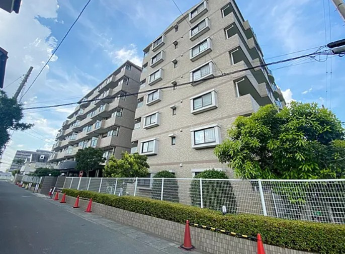 【中古マンション】ライオンズマンション川越南古谷第３の外観|車でイオンタウンふじみ野やららぽーともアクセス可能♪