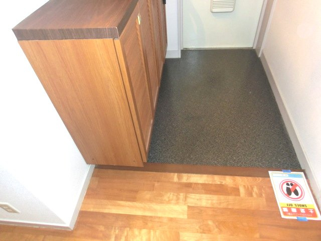 リベルテ美奈原の玄関