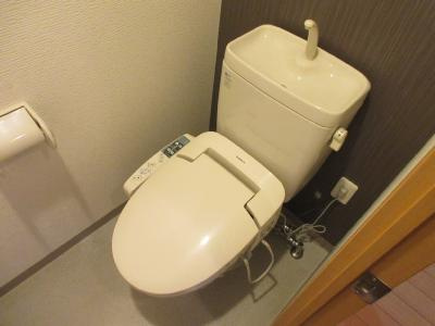 リエス西院のトイレ|ウォシュレット