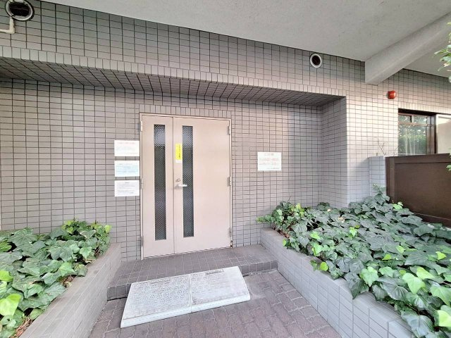 エンゼルハイム竹の塚駅前のエントランス|ゴミ捨て場