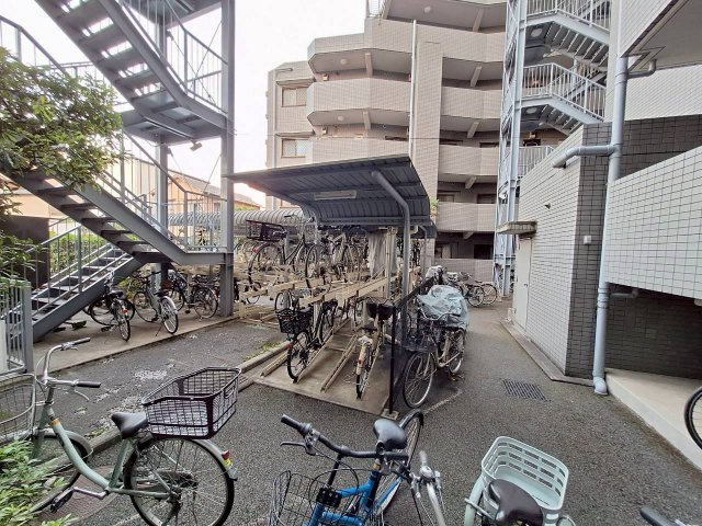 エンゼルハイム竹の塚駅前のその他共用部分|駐輪場