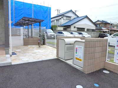 【その他共用部分】 | リブリ・袖ヶ浦 | ごみボックスと自転車置き場です