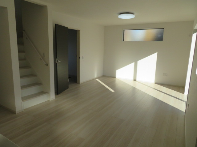 高崎市岩鼻町１期（全４棟）１号棟の居間・リビング