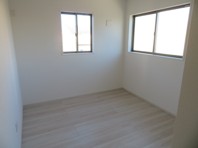 高崎市岩鼻町１期（全４棟）１号棟の洋室