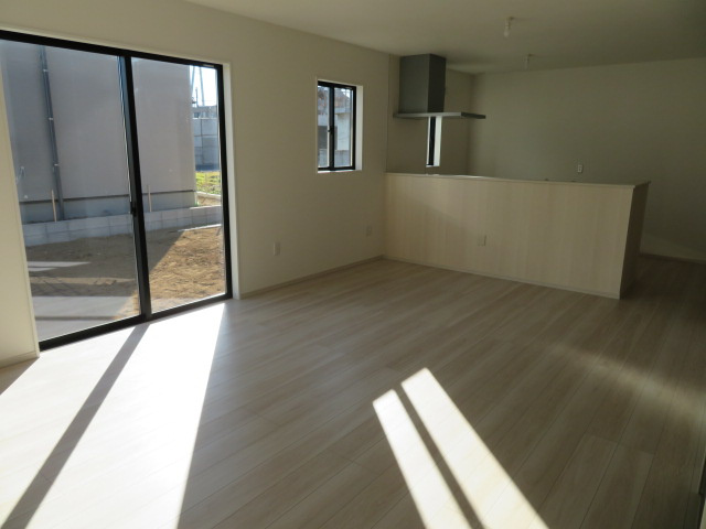 高崎市岩鼻町１期（全４棟）3号棟の居間・リビング