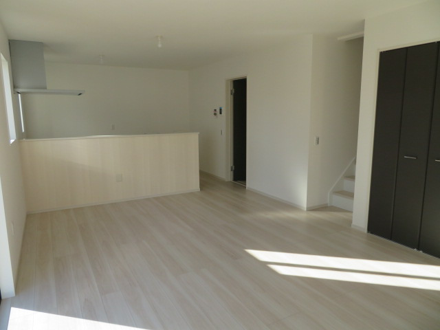 高崎市岩鼻町１期（全４棟）3号棟の居間・リビング