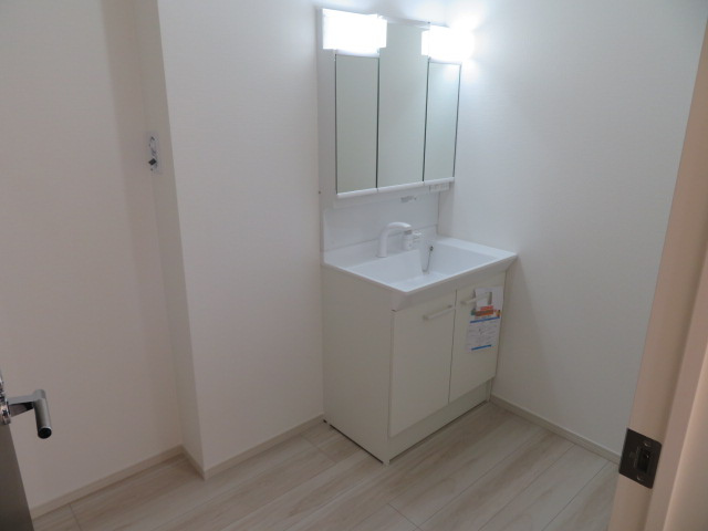 高崎市岩鼻町１期（全４棟）3号棟の独立洗面台