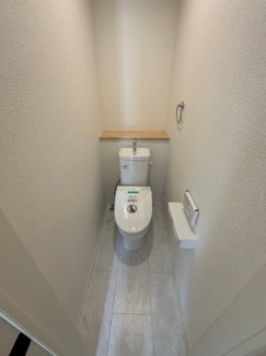 【トイレ】 | 廿日市市阿品台3（阿品駅）全2区画　NO2 | シンプルなデザインはお掃除やしやすく衛生的。温水洗浄便座付き　トイレ×２