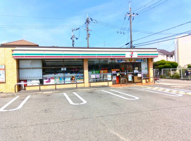 宝塚市安倉南4丁目　土地の周辺|セブンイレブン 宝塚安倉南４丁目店が約450ｍの場所にありますので、遅い時間帯にも利用できることで利便性がございます。
