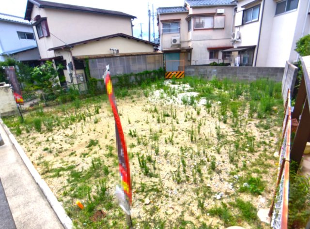 宝塚市安倉南4丁目　土地の前面道路含む現地写真|前面道路を含む現地写真です。
（前面道路 約4ｍ）