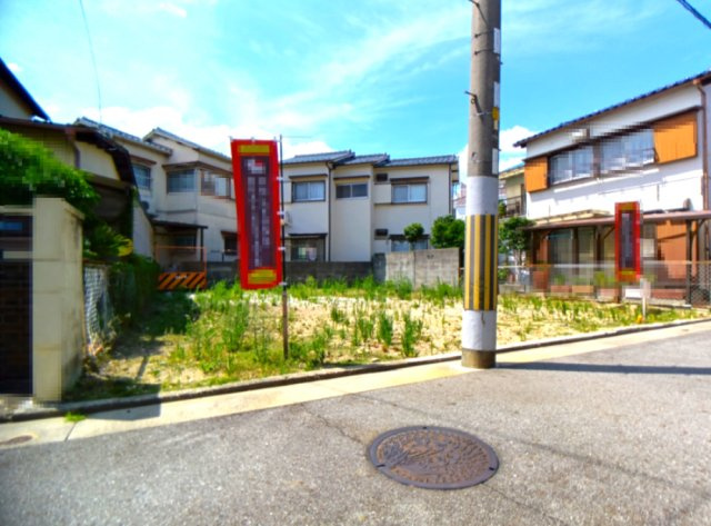 宝塚市安倉南4丁目　土地の前面道路含む現地写真|前面道路を含む現地写真です。
（前面道路 約4ｍ）
限定1区画ですので、ぜひご検討ください。