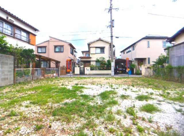 宝塚市安倉南4丁目　土地の外観|前面道路を含む現地写真です。
（前面道路 約4ｍ）