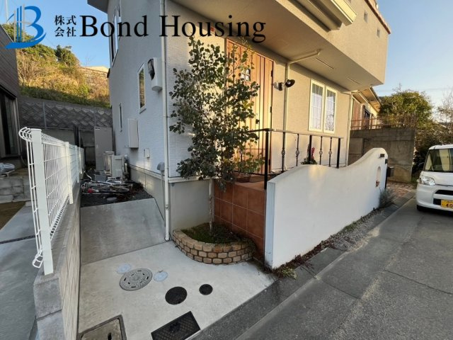 一条工務店施工 太陽光 オール電化 西区伊川谷町潤和 良質戸建の玄関