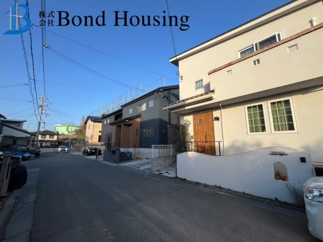 一条工務店施工 太陽光 オール電化 西区伊川谷町潤和 良質戸建の前面道路含む現地写真