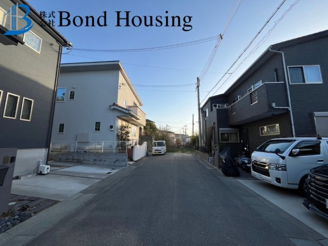 一条工務店施工 太陽光 オール電化 西区伊川谷町潤和 良質戸建の前面道路含む現地写真