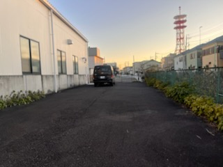 厚木市岡田5丁目倉庫の駐車場