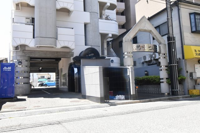 タケダビル95のエントランス