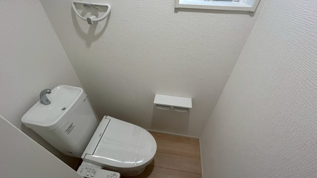 久留米市諏訪野町　新築戸建【3号棟】のトイレ