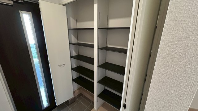 久留米市諏訪野町　新築戸建【3号棟】の収納