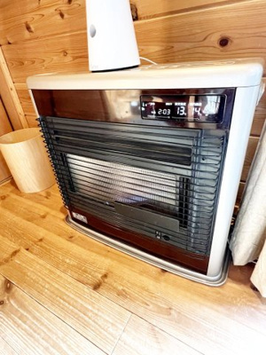 【設備】 | 手稲区星置１-7 ログハウス一戸建 | 石油FFストーブも付いています♪