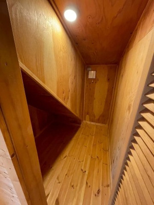 【収納】 | 手稲区星置１-7 ログハウス一戸建 | 売主様提供・令和4年・入居前の空室写真（2階納戸）