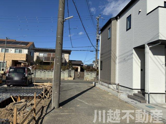 毎日の暮らしをもっと豊かに・もっと楽しく！の前面道路含む現地写真