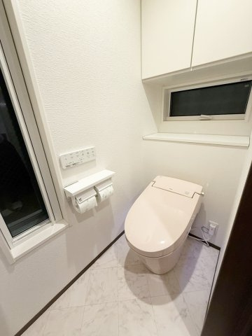 和田1丁目戸建のトイレ|2階トイレ