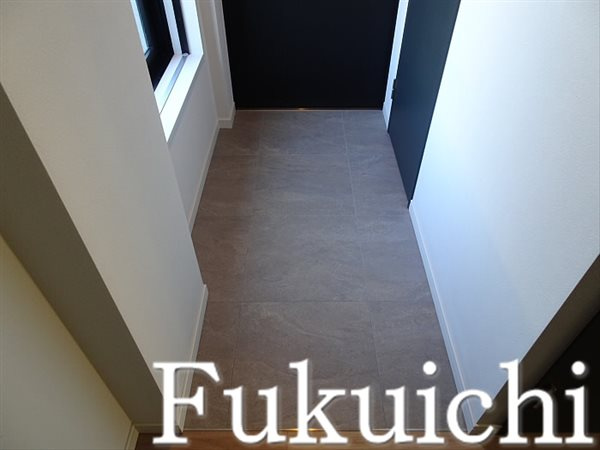 ルネサンスコート目黒南の玄関