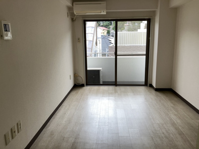 【居間・リビング】 | ピロ・ルシュリカ