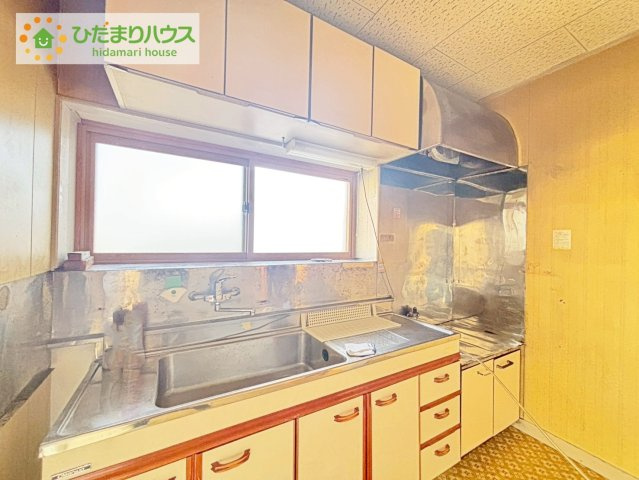 日立市田尻町１丁目　中古戸建のキッチン|家計に優しく、経済的な都市ガス(^O^)日々の積み重ねは、本当に大切です・・・。