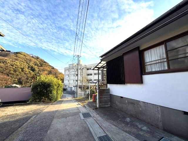 高台　開放感ある眺望　スローライフの前面道路含む現地写真|前面道路