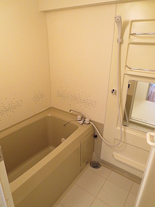 グランディア篠原の浴室