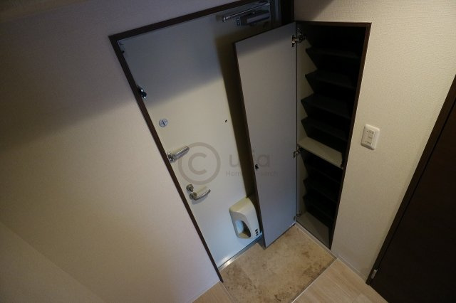 フローレンス魚崎北町の玄関