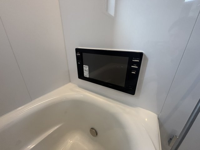 岸地通1丁目貸家の浴室